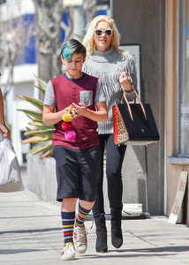 Gwen+Stefani+son+Kingston+out+EXT91pLv14Px.jpg