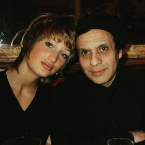5ac742487fb2b_withAzzedineAlaia03.thumb.jpg.ade8ed506ff22739b5ce25d02c08a8cf.jpg