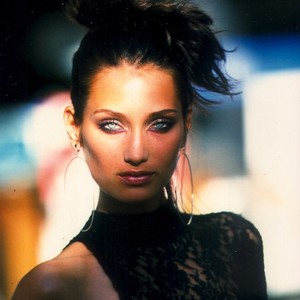 5ac744762ab15_ELLEFrancebyHansFeurer01.thumb.jpg.c075b0c704482fa1b5fd92540da09622.jpg