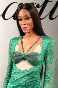 Winnie+Harlow+Cartier+Celebrates+Launch+Santos+19PX_BzvXAJx.jpg