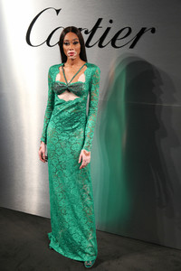 Winnie+Harlow+Cartier+Celebrates+Launch+Santos+uMlaE1G8QsVx.jpg