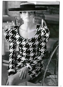 5aca406c3a23c_LOFFICIELFRANCE1988loptiontailleurgilbouyer04.thumb.jpg.19306e379c26714b520694a67b20342d.jpg