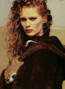 5acb147d24f77_LOFFICIELFRANCE1990fourrureauquotidienmichelbreton06.thumb.jpg.c2ee3118ced68909e9f27c53e7db1116.jpg