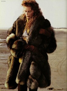 5acb147f4d65c_LOFFICIELFRANCE1990fourrureauquotidienmichelbreton07.thumb.jpg.dd7929486ebc03c0c4f14ffc9d2428f3.jpg