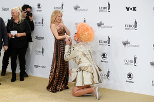 Kylie+Minogue+Echo+Award+2018+Red+Carpet+Arrivals+ri6mQYd5_Nhx.jpg