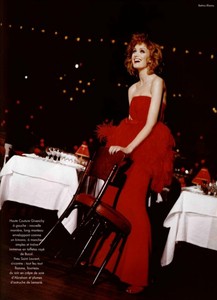 5ad300a01841c_LOFFICIELFRANCE1996lacoutureaumoulinrougebettinarheims02.thumb.jpg.73e32e820d5d027a61fd71946d413c37.jpg