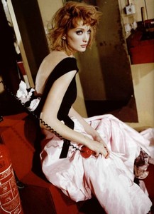 5ad300a271c32_LOFFICIELFRANCE1996lacoutureaumoulinrougebettinarheims03.thumb.jpg.bb5426420e436a8fb2576b8797f1ea39.jpg