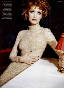 5ad300a37563d_LOFFICIELFRANCE1996lacoutureaumoulinrougebettinarheims04.thumb.jpg.a3834d0c2f4adeff77653542314685f8.jpg