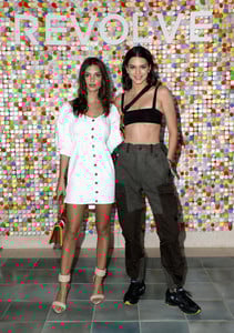 Kendall+Jenner+REVOLVEfestival+Day+1+WfBDg5F2dIEx.jpg