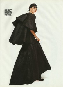 24 oct 2003 elle russia.jpg