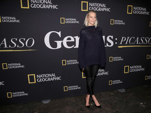 Poppy+Delevingne+Genius+Picasso+Experiential+kM7JFJyNzwGx.jpg