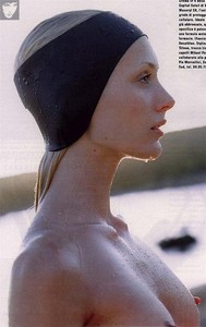 5adb71514dedf_heathernudity.thumb.jpg.4910a3ade8655821ab167295f790ae29.jpg
