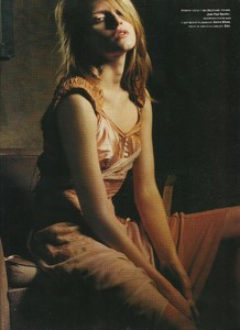 lofficiel april 2002 russia 8.jpg