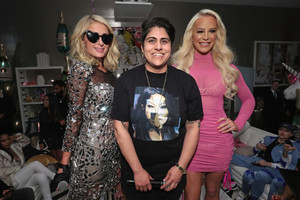 Paris+Hilton+Paris+Hilton+X+Beautycon+Festival+rcEgPXl2VI9x.jpg