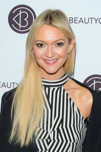 Zanna+Roberts+Rassi+Beautycon+Festival+NYC+-32gnb3ikB9x.jpg