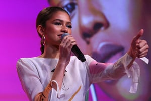 Zendaya+Coleman+Beautycon+Festival+NYC+2018+Tyyl-V7KPepx.jpg