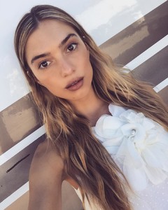 oliviakarina - BcLJfAvBgGR.jpg