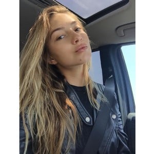 oliviakarina - BGr3cMeBeKA.jpg
