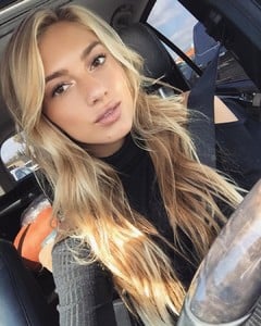 oliviakarina - BLtpEnNBX3I.jpg