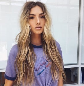 oliviakarina - BYPFyDrAoWv.jpg