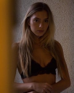 oliviakarina - BYub1q7gJMg.jpg