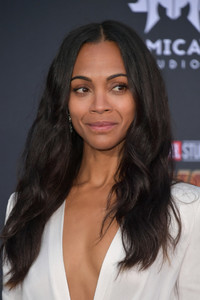 Zoe+Saldana+Premiere+Disney+Marvel+Avengers+5MfoO9pjCt3x.jpg