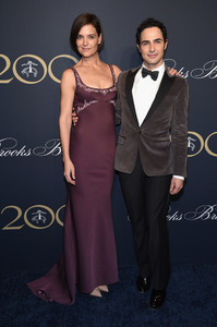 Katie+Holmes+Brooks+Brothers+Bicentennial+CNqbRZkPOJ0x.jpg