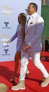    jlo270418BZNimage114.jpg
