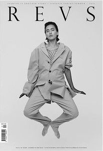 5ae3b3fc6d66c_REVSMagazineSpringSummer2018.thumb.jpg.55c39c267dc30b8f977331fab49d2f1e.jpg