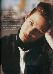 5ae5e88f75c3c_CharleneShort-ELLE-Italia-September-1994-Viva-Elvis-ph.Uli-Rose_08.thumb.jpg.9d0fad5a19bf536c8a666735fccdbdd3.jpg