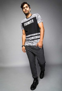 BeingHumanClothing-AW17-Lookbook-16-740x1080.thumb.jpg.9a712707e605fce86435c8422b654bdc.jpg