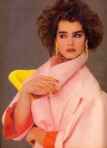 Blanch_Vogue_US_April_1984_01.thumb.jpg.e4bf79152828583f079377975bf3cab5.jpg
