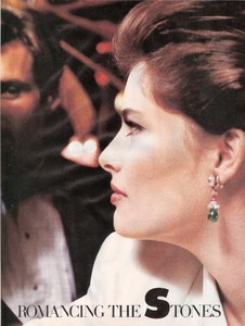 Blanch_Vogue_US_December_1986_02.thumb.jpg.b29597ad017ca048455c7b8977143af7.jpg