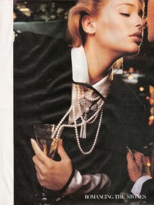 Blanch_Vogue_US_December_1986_06.thumb.jpg.695ead1a6c4b6ed16fe8b74a0c82296b.jpg