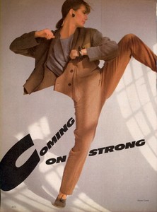 Comte_Vogue_US_March_1983_01.thumb.jpg.49151827c5d8d293933eab13f928f351.jpg