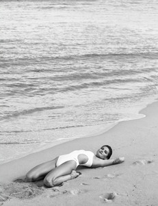 Editorial-Portfolio-Elle-Spain-Isabelli-Fontana-Xavi-Gordo-09-8-Artist-Management.jpg