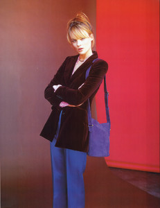 EllePort1196vinho08.thumb.jpg.57c8540b21c7a76d52040b82fd2ccf2a.jpg