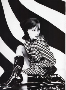 ElleUK1095Sixties03.jpg.d6b0947eb32e2d2ccdfa48426522ca7a.jpg