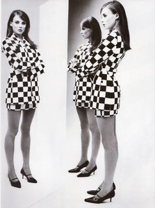 ElleUK1095Sixties08.jpg.3b51e9ea4b3ebdc9073cde4331e55fbd.jpg