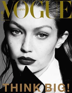Gigi-Hadid-Vogue-Cover-Shoot02.thumb.jpg.43f1d94583a762d9db845d08c842d173.jpg