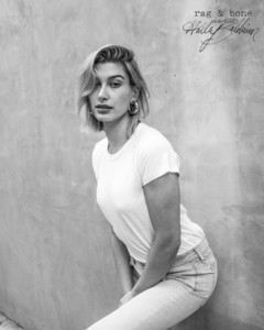 Hailey-Baldwin-DIY-project-2018-campaign-the-impression-11.thumb.jpg.78c8b405c273a525a1c0c53444e01982.jpg