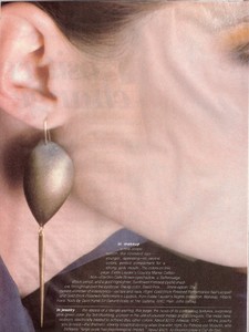 Isabella_Varriable_Vogue_US_October_1982_05.thumb.jpg.fc1e9ba7d5ce97c1486f0bf95268b49b.jpg