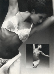 Issermann_Vogue_US_August_1984_03.thumb.jpg.5825c7542ca07998c99e57427c03cbce.jpg