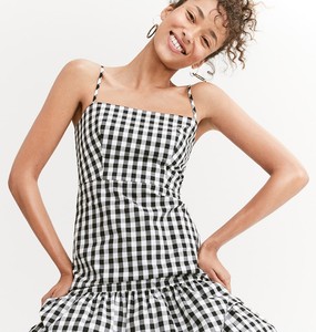 J-Crew-Gingham-2018-Style-Guide06.thumb.jpg.692a7a6eab88ef4d8b3042d058eef72e.jpg