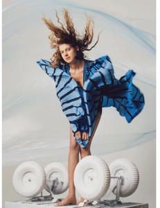 LOfficielFrance-24March2018-page-012.jpg