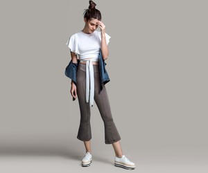 Lookbook-White-Flared-Crop-Top.jpg