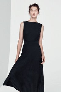 Loro-Piana-Rib-Knit-Dress.thumb.jpg.8c1589e557562374d2f25a040f1803c7.jpg