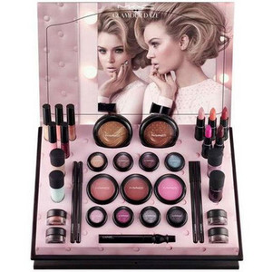 MAC-Holiday-2012-Glamour-Daze-Collection-Display.jpg