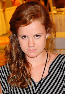 Mackenzie_Lintz_2012_(cropped).thumb.jpg.0b99cf4e2716c857856329fabb966d1d.jpg