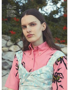 Marie_Claire_UK_-_May_2018-page-009.jpg